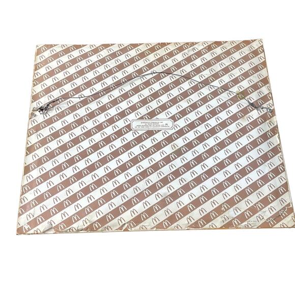 McDonalds 30th Birthday Commemorative Pin Set Vintage 1985 World Flags READ - Picture 2 of 16